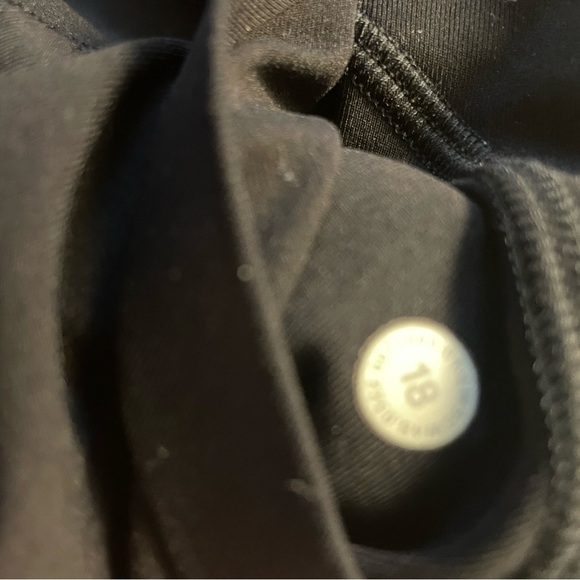 Lululemon Black Leggings swift speed with pockets - Picture 1 of 6